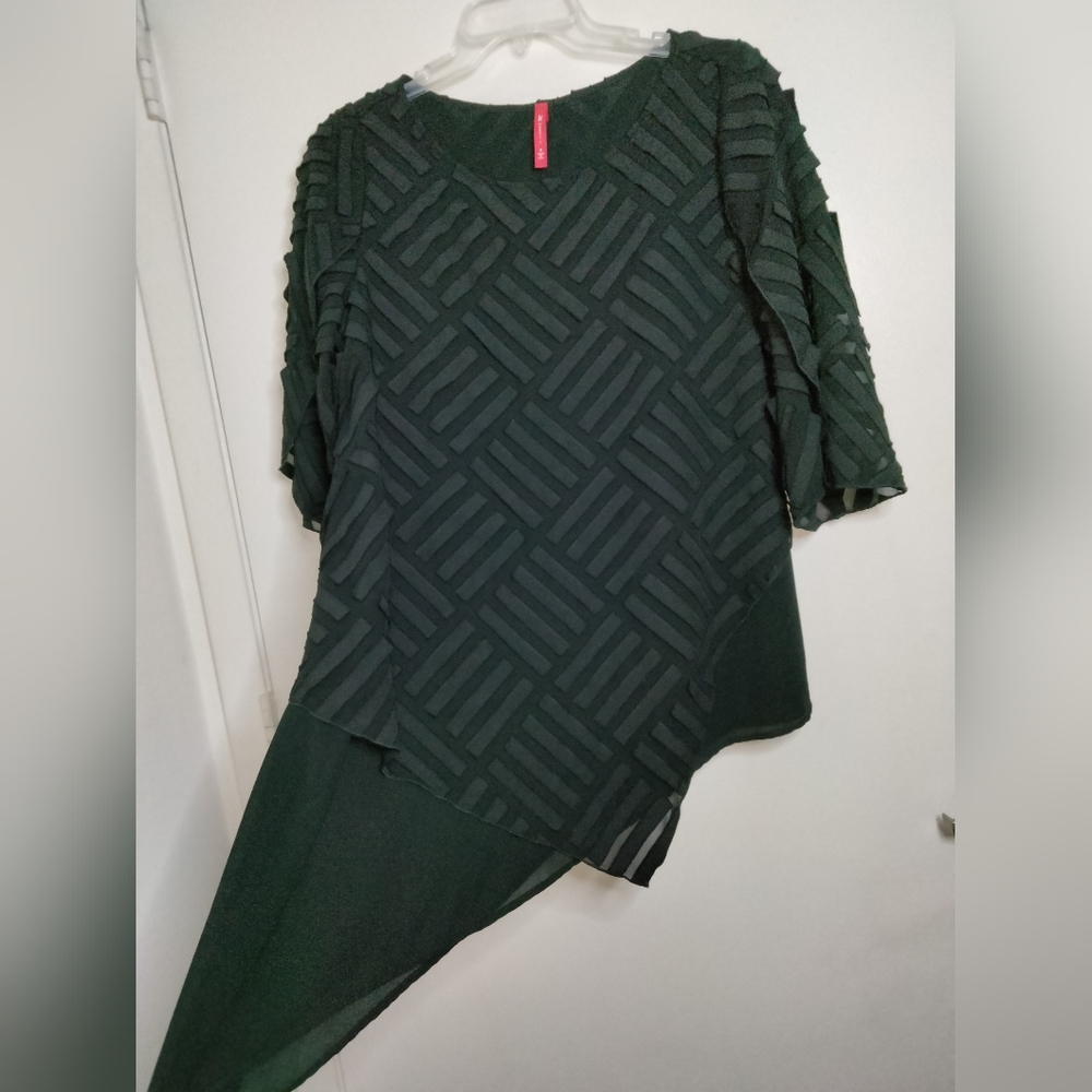 IC by Connie K (Size M) Black Texture Overlay Sheer Multi Layered Hem SS Tunic